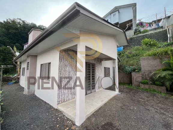 Imagem Casa para Venda em Concórdia, Industriários, 2 dormitórios, 1 suíte, 2 banheiros