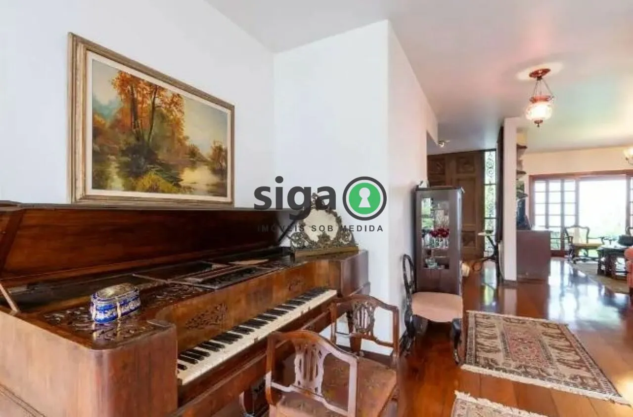 Imagem Casa Alto Padrão no Real Parque de 4 Quartos com 8 Vagas - 450m² à Venda.