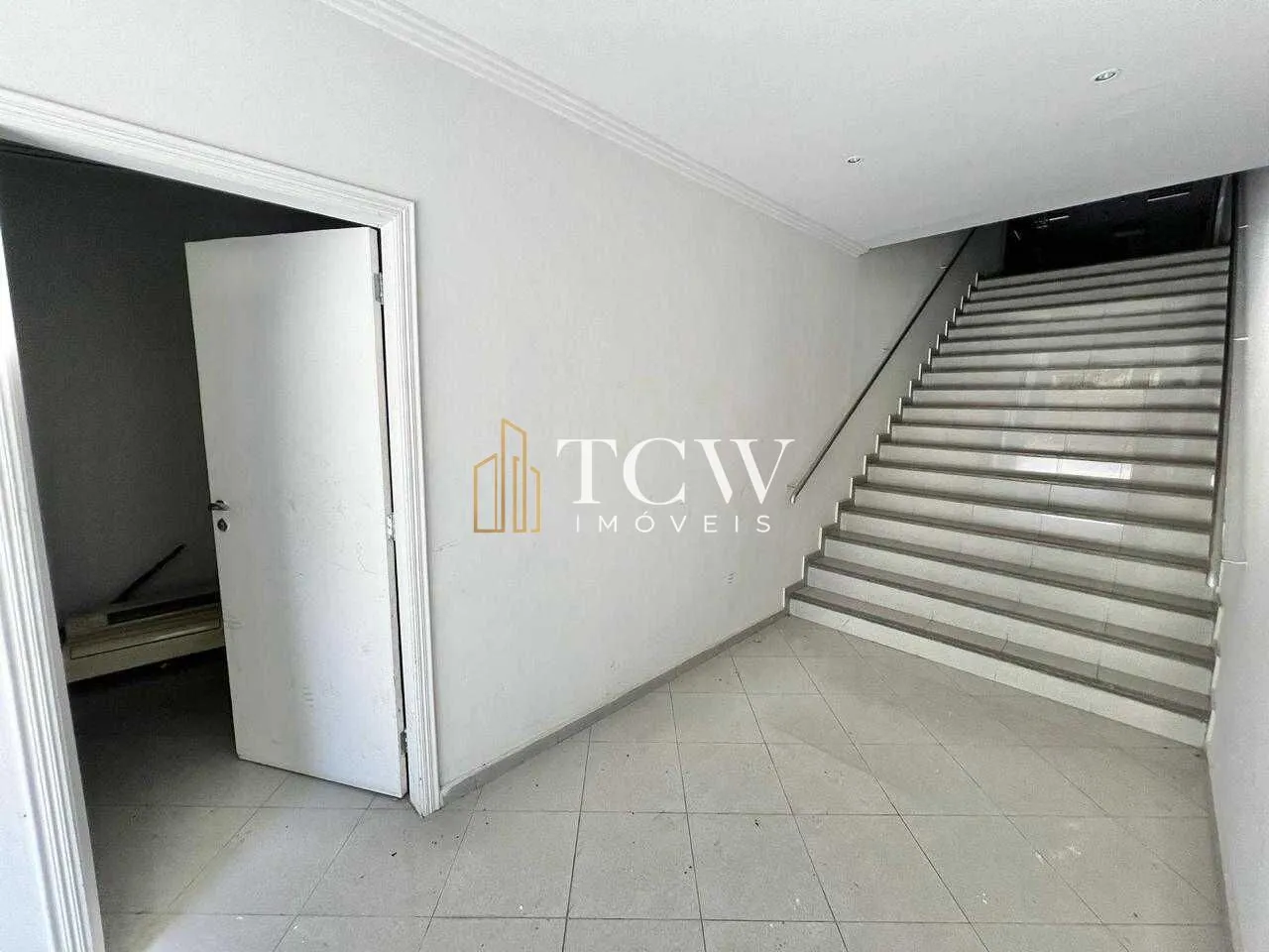 Imagem Galpão Industrial à Venda em Guarulhos/SP | 7.973 m² | Cidade Aracília | Próximo à Rodovia Dutra