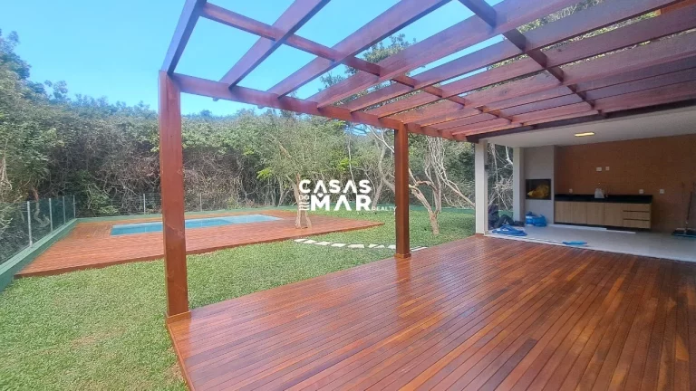 Imagem Casa de Luxo em Condomínio na Praia Rasa: 5 Quartos, 5 Suítes e 260m² em Armação dos Búzios-RJ