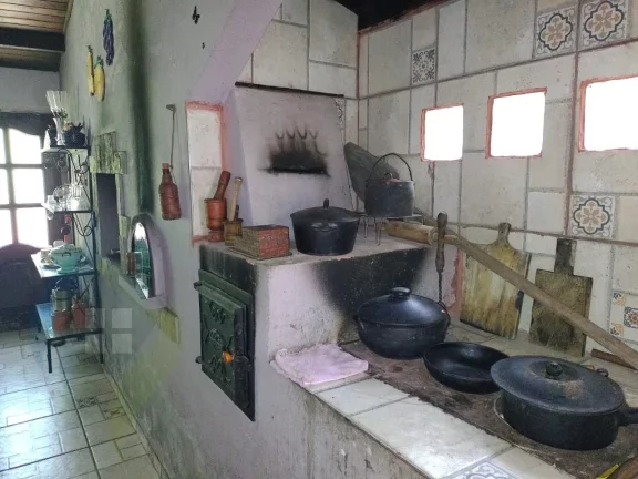 Imagem Casa rural de 3 dormitórios sendo 1 suíte, 2 banheiros, 20 vagas, com 7.100m² em Estrada Nova de, Santo Antônio do Pinhal
