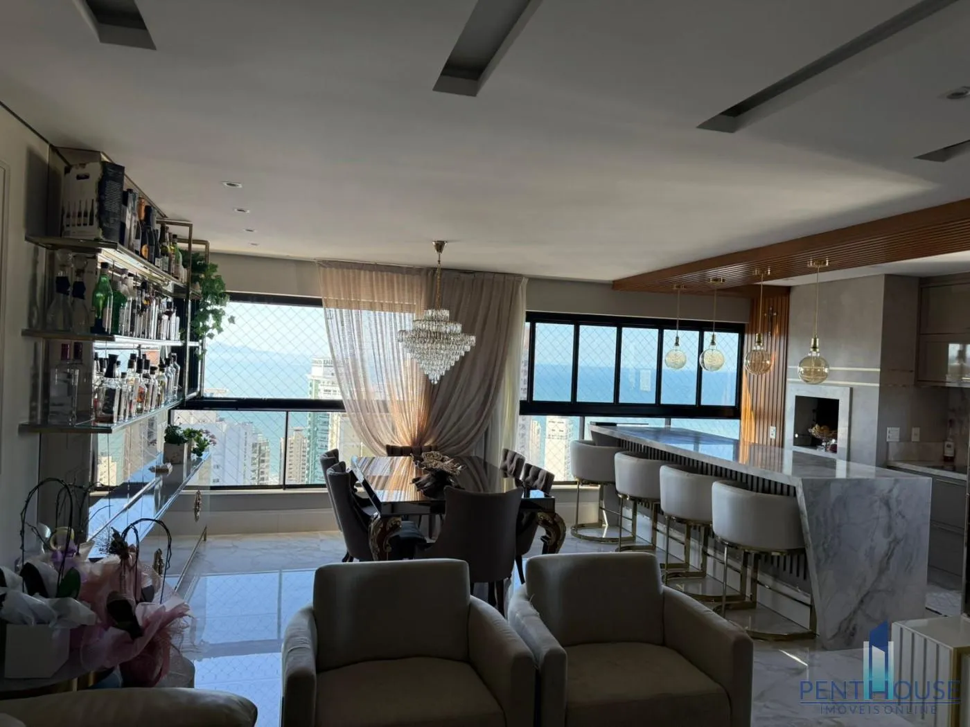 Imagem Apartamento Zona Central para Venda em Balneário Camboriú, BARRA SUL, 4 dormitórios, 2 suítes, 3 banheiros, 3 vagas