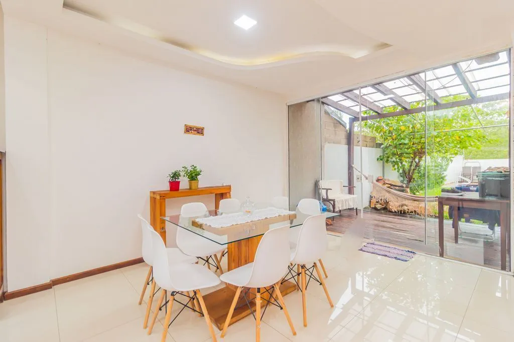 Imagem Casa em Condomínio 3 dorms à venda Avenida Juca Batista, Hípica - Porto Alegre