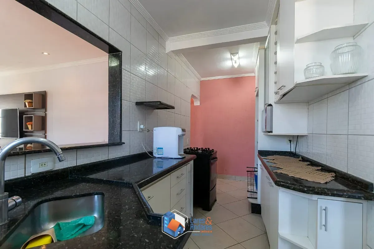 Imagem Sobrado para venda em Jardim São Carlos (Zona Leste) com 4 quartos, sendo 1 suíte, 400m²