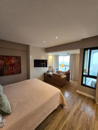 Imagem Lindíssimo apartamento alto padrão cinco suítes gabinete a venda no Horto Florestal