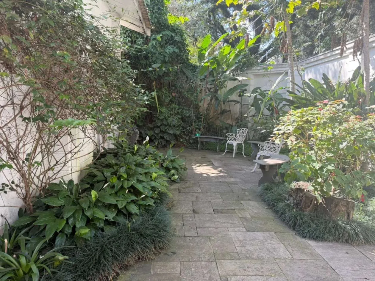 Imagem Sobrado para Venda em São Paulo, Alto de Pinheiros, 4 dormitórios, 4 suítes, 5 banheiros, 4 vagas