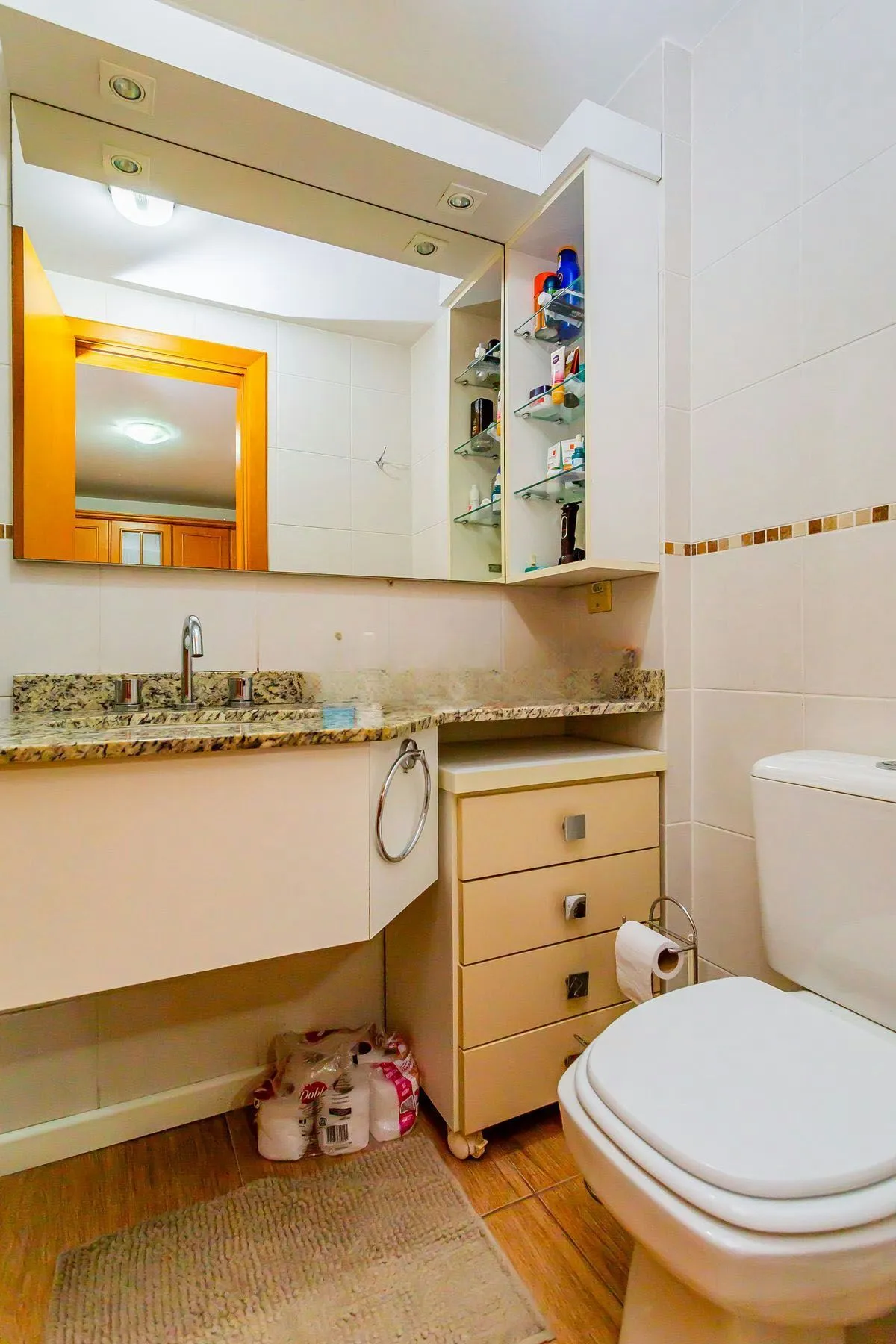 Imagem Apartamento com 2 dormitórios com 58.35m² no bairro Bom Fim