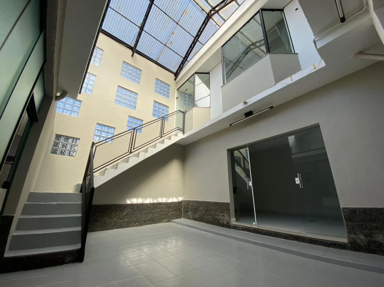 Imagem Comercial à venda 8 Quartos, 2 Vagas, 300M², Jardim Maria Augusta, Taubaté - SP