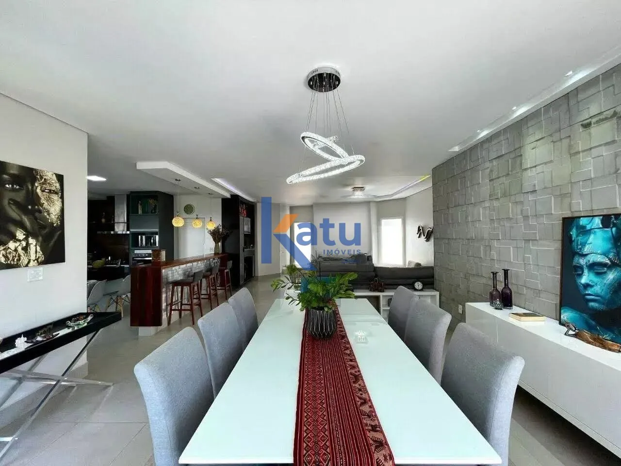 Imagem Esta casa exclusiva no Condomínio Ibi Aram (Itupeva - SP) possui 419,31 m² de terreno e 328,53 m²...