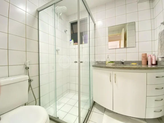 Imagem Aluguel de apartamento mobiliada com 3 quartos sendo 1 suíte, banheiro social, sala para 2 ambts, 2 vagas de garagem cond. club OBS; SÓ DISPONIVEL DIA 18/05
