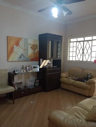Imagem Casa à venda com 3 quartos no Cambuí em Campinas, São Paulo.