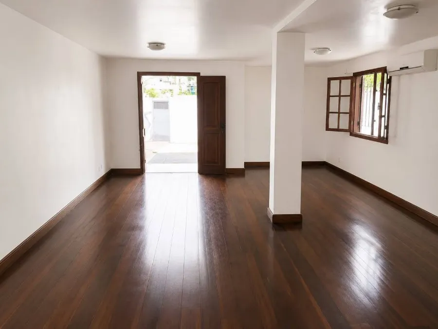 Imagem Casa Nova para Venda no Recreio dos Bandeirantes - 4 Quartos, 2 Suítes, 6 Vagas e Piscina