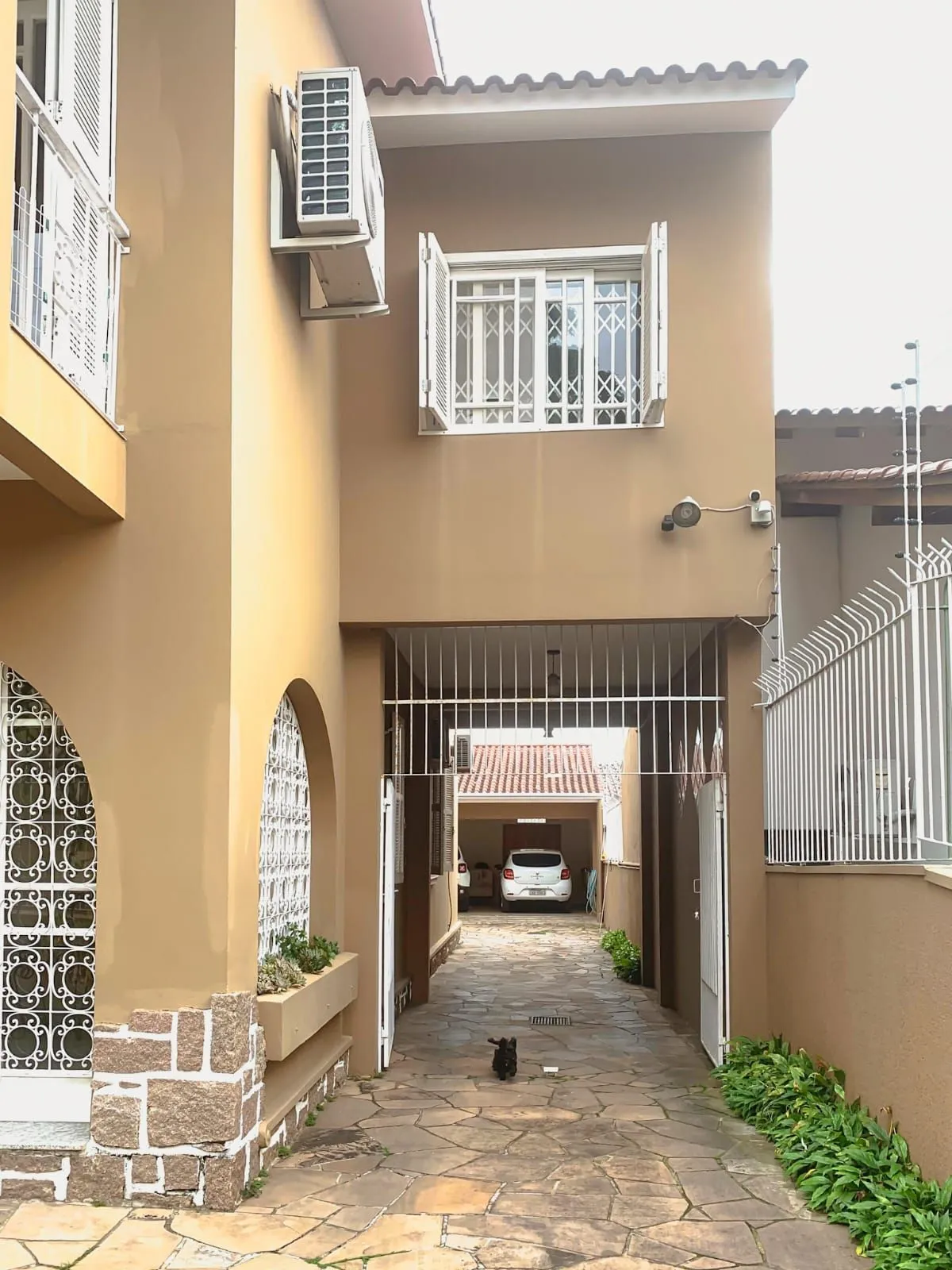Imagem CASA RESIDENCIAL, REPAGINADA POR ARQUITETO COM MUITA ELEGÂNCIA E CONFORTO!