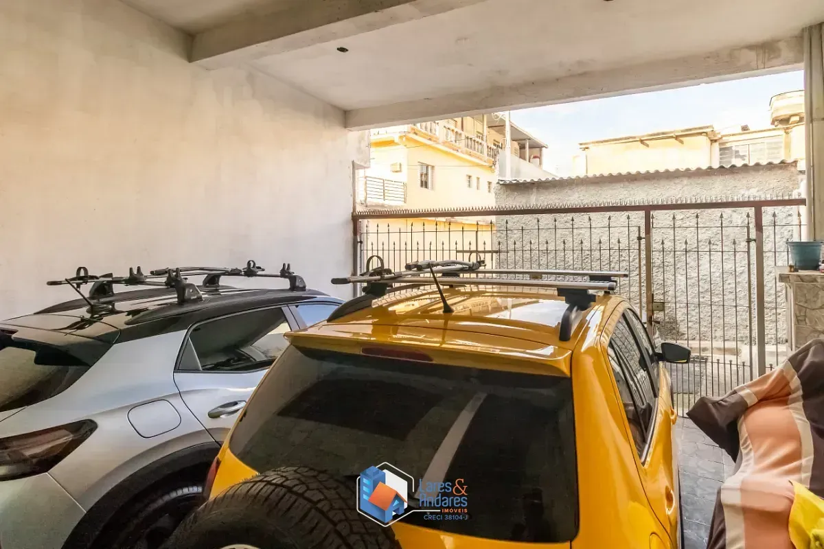 Imagem Sobrado para venda em Vila Bandeirantes com 3 quartos, 131m²