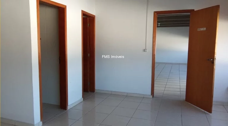 Imagem Galpão com 1100m2 na Rod. Anhanguera / SP.