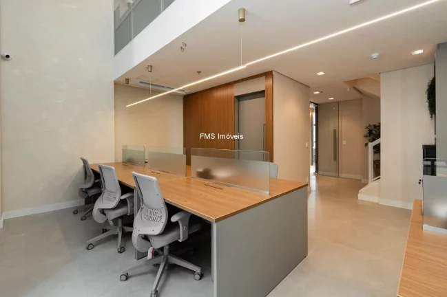 Imagem Conjunto Comercial de Luxo no Brooklin: 6 Vagas de Garagem e 210m² de Área em SP