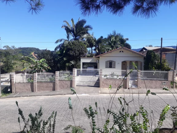 Casa a VENDA com Chácara de 849m², no Centro de SJBatista, a VENDA, Casa com chácara no centro de São João Batista. Ótima chácara no centro de SJBati em Centro