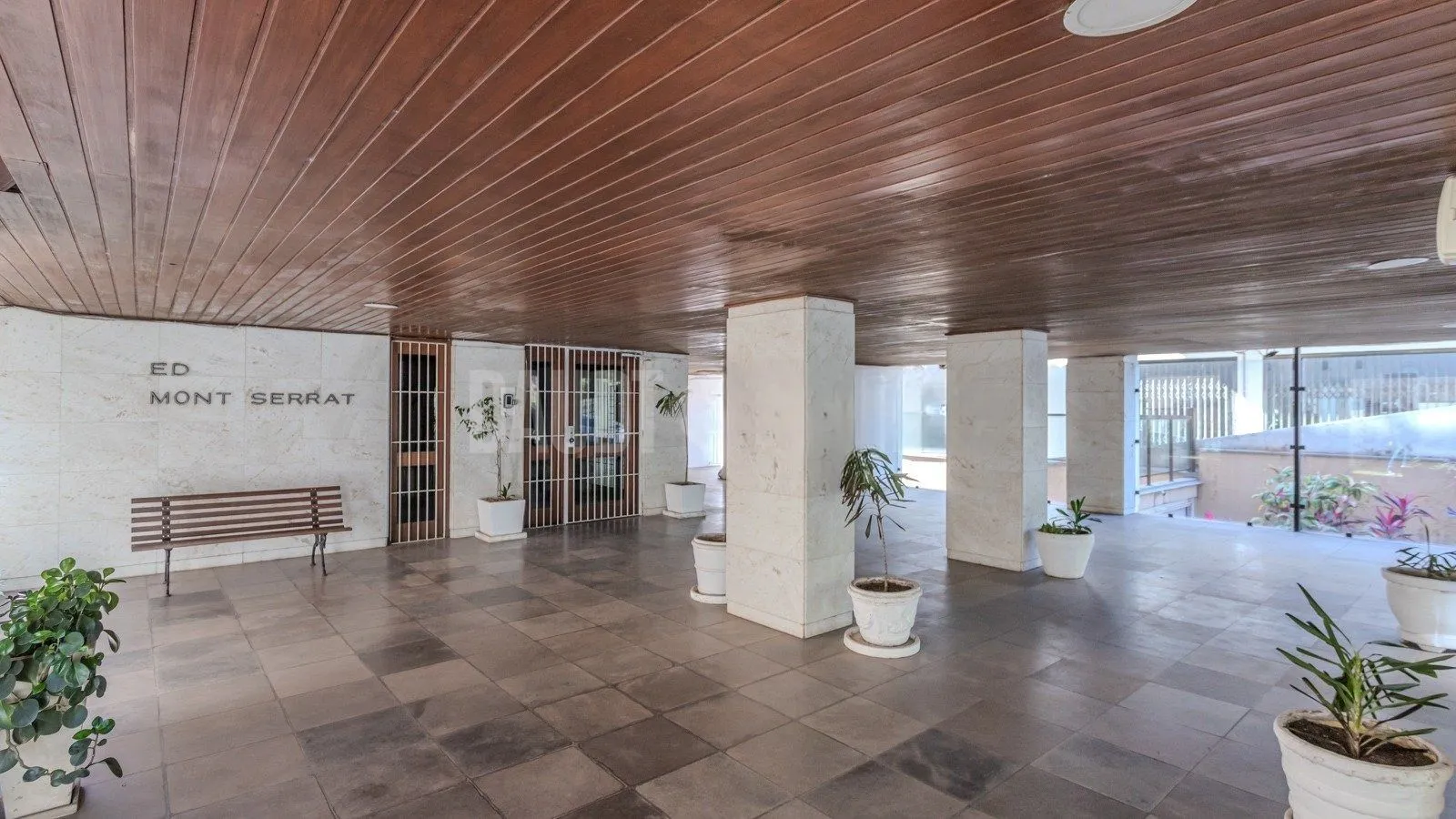 Imagem Apartamento semimobiliado de 140 m² privativos no bairro Mont'Serrat