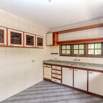 Imagem Casa à Venda na Rua da Gruta - 241,99m² - Próxima ao Hospital Divina Providência