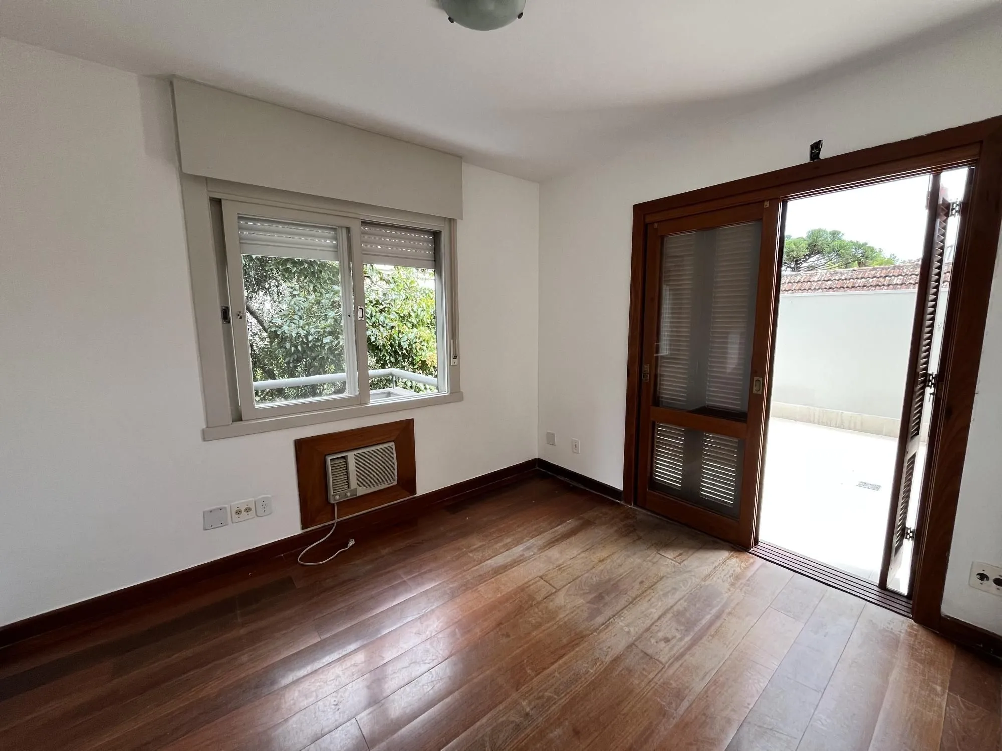 Imagem Apartamento de 1 quarto com sacada e 1 vaga de garagem no bairro Farroupilha