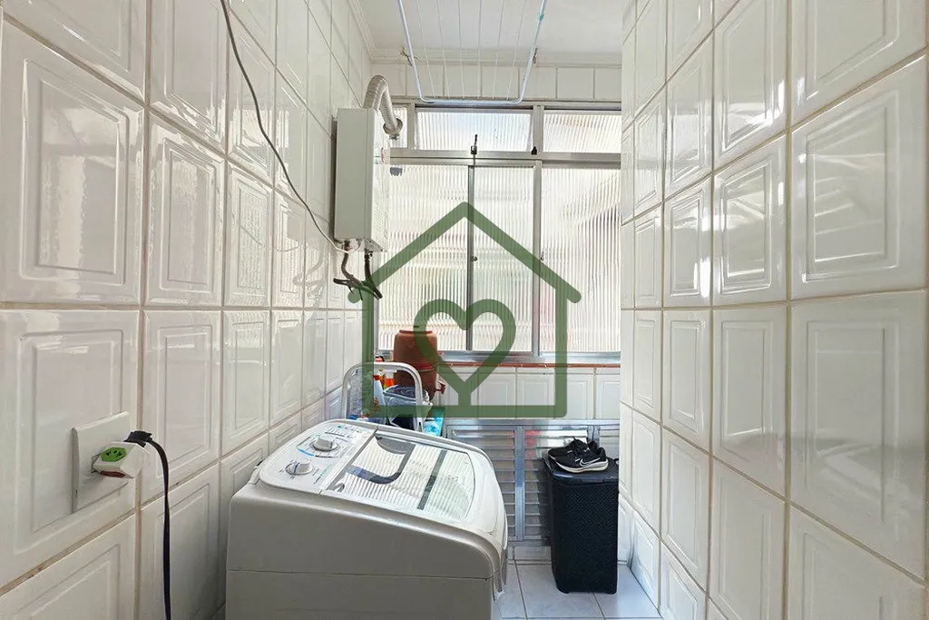 Imagem Este apartamento de 55m² privativos, totalmente reformado, é ideal para quem busca conforto, funci...