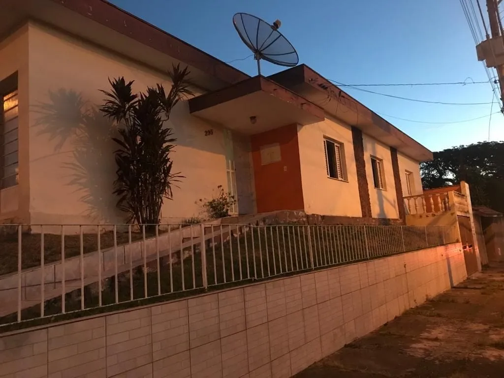 Imagem Casa à venda 3 Quartos, 1 Suite, 1 Vaga, 197.7M², Jardim Boa Vista, Pindamonhangaba - SP