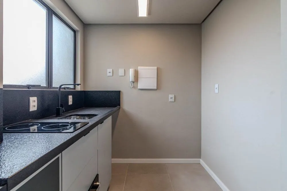Imagem Apartamento 1 dormitório reformado excelente localização - Porto Alegre