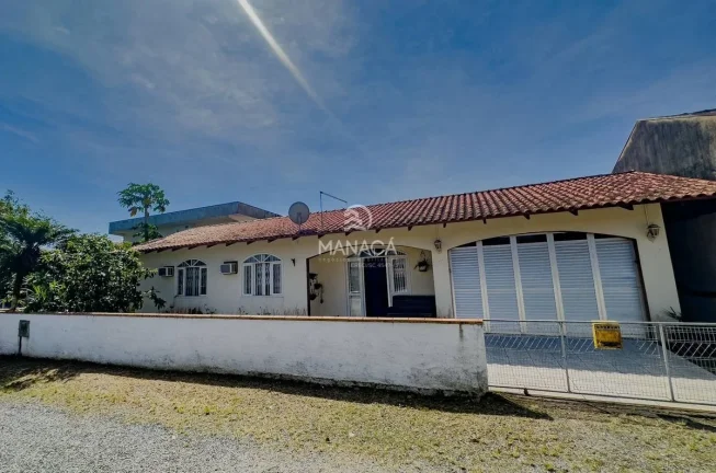 Imagem Casa com 3 quartos sendo 1 suíte 300 metros do mar no Itajuba