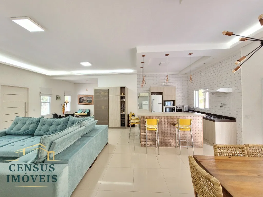 Foto do imóvel: Imperdível: Casa em Condomínio à Venda em Vinhedo-SP, 3 Quartos, 1 Suíte, 3 Salas, 3 Banheiros, 5 Vagas e 253m²! em Condomínio Vale da Santa Fé