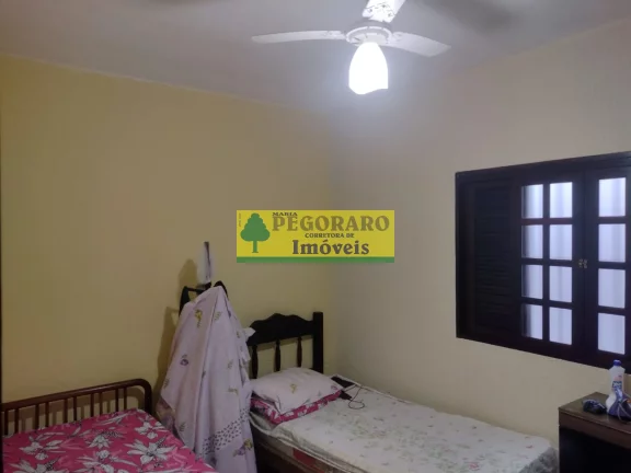 Imagem Casa à venda em Caraguatatuba-SP, bairro Rio do Ouro: 2 quartos, 2 salas, 2 banheiros, 2 vagas de garagem, 127m² - com piscina e churrasqueira!