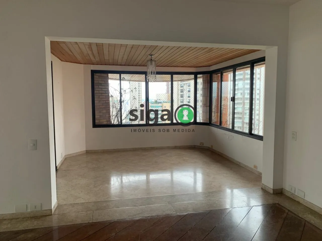 Imagem VENDE no Morumbi (Vila Suzana) Apartamento com 4 suítes, 4 Vagas + Depósito