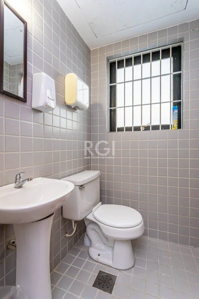 Imagem Loja Comercial na Av Cristóvão Colombo