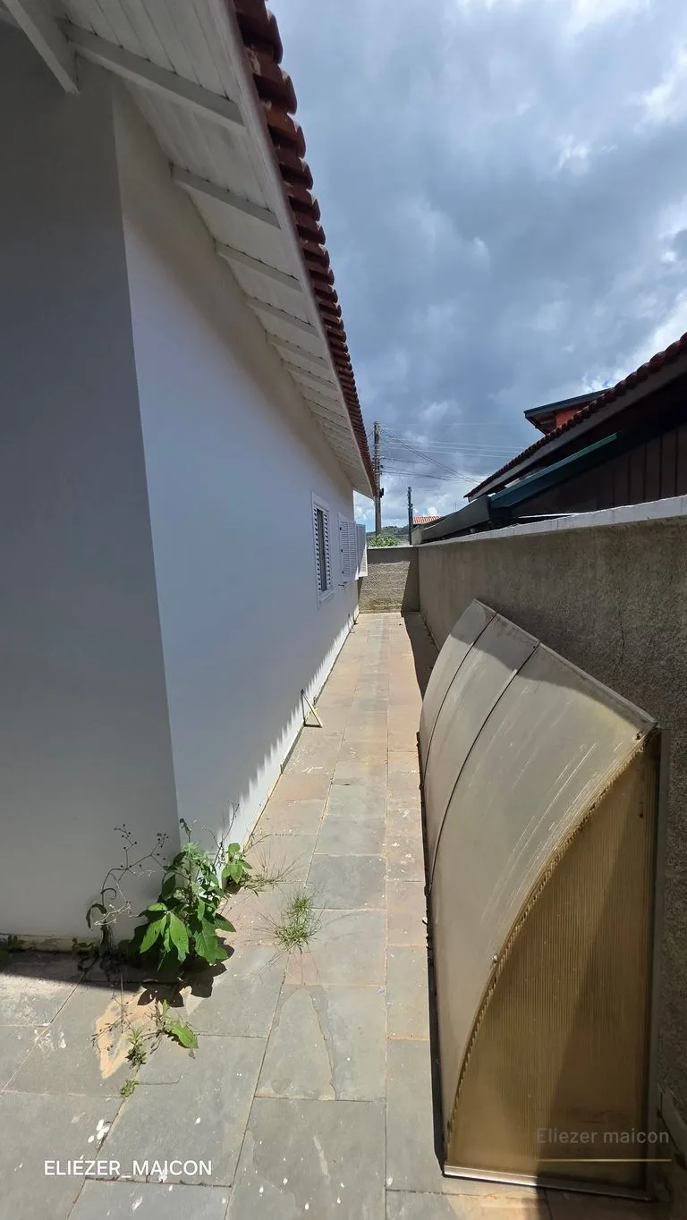 Imagem Casa à Venda com 3 quartos no bairro Jardim das Azaléias, Poços de Caldas - MG