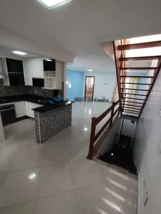 Imagem Sobrado à Venda com 3 dormitórios, 4 vagas, Vila América, Santo André