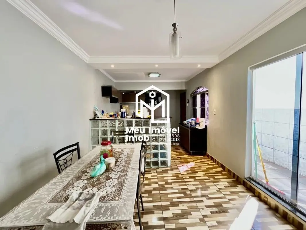 Imagem Casa 3 Quartos 2 Suítes 4 Vagas 360m² Taguatinga Norte/DF