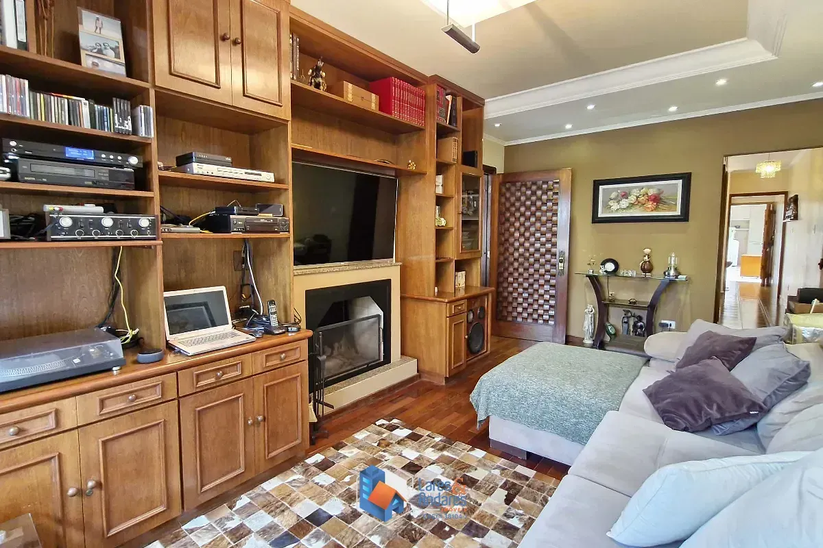 Imagem Sobrado para venda em Vila Santa Catarina com 3 quartos, sendo 2 suítes, 223m²