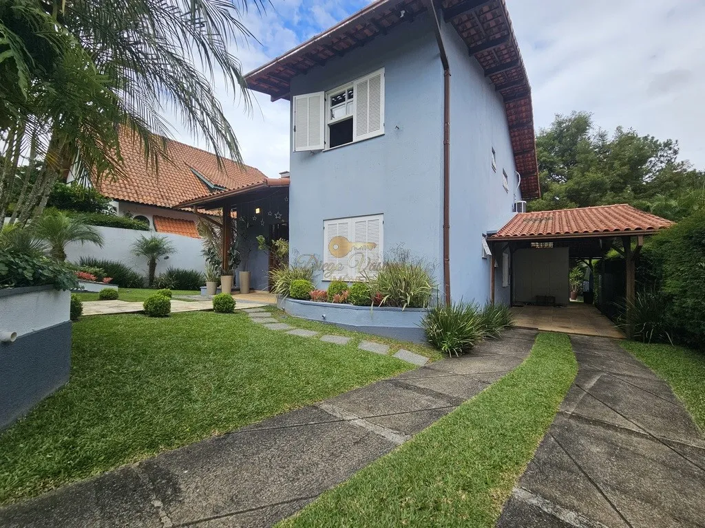 Imagem Casa em Condomínio para Venda em Teresópolis / RJ no bairro Parque do Imbui