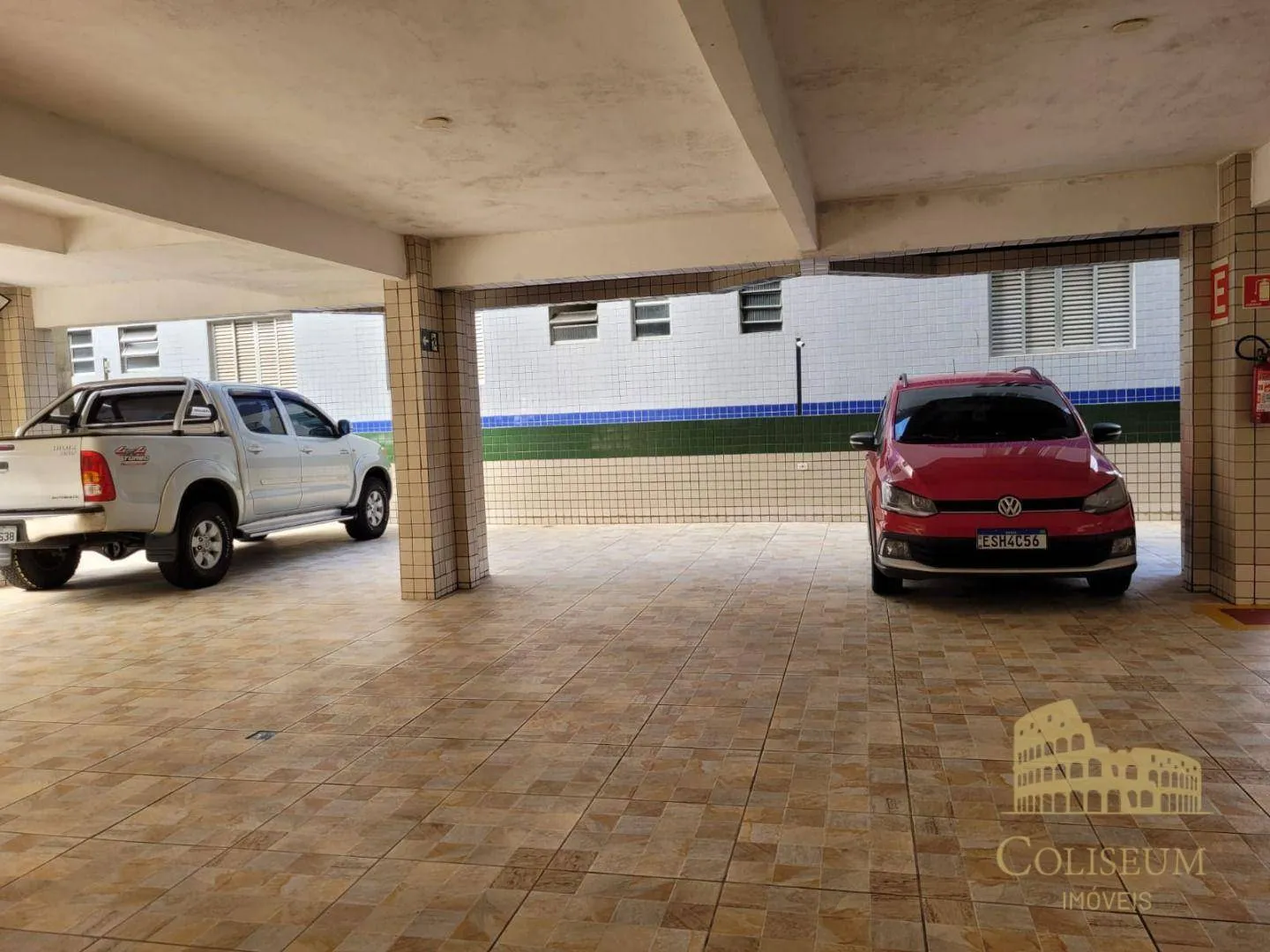Imagem Apartamento com 1 dormitório para alugar, 54 m² por R$ 2.300,00/mês - Tupi - Praia Grande/SP