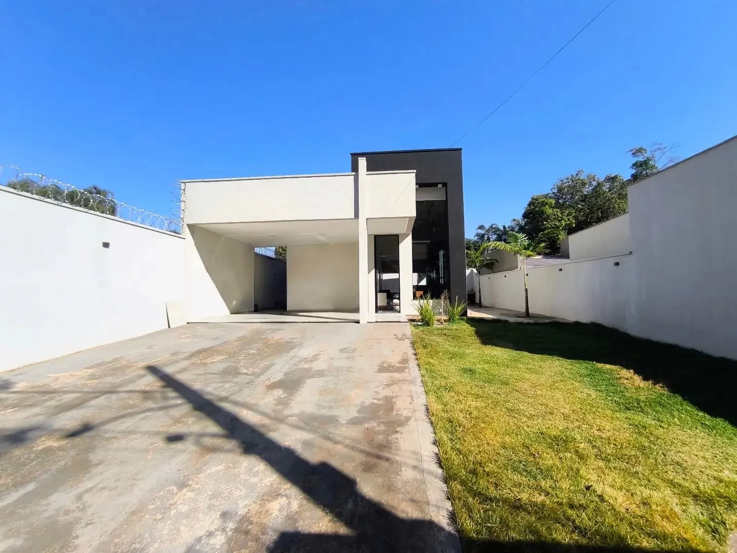 Imagem Casa 2/4 C Suite Sozinha No Lote No Jardim Dos Buritis