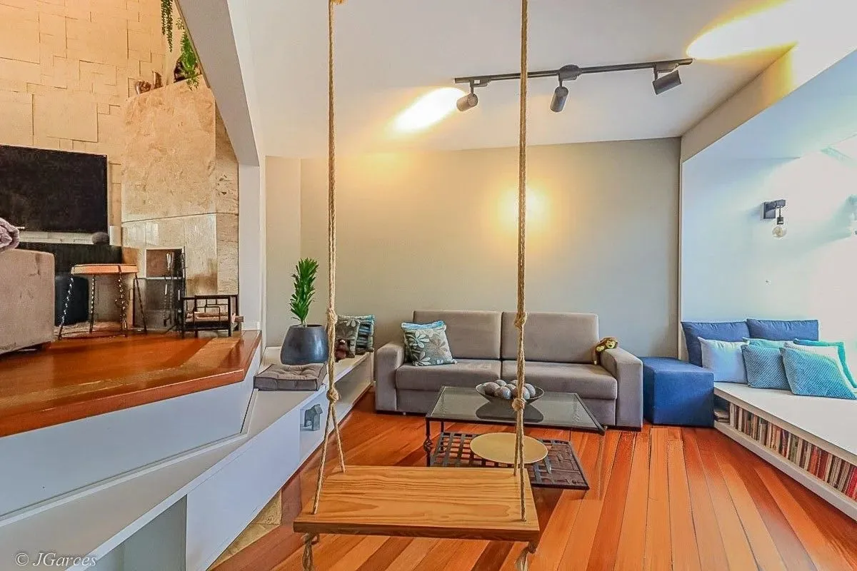Imagem Casa em Condomínio à venda com 286m², 3 dormitórios, 1 suíte, 3 vagas, no bairro Jardim Isabel em Porto Alegre