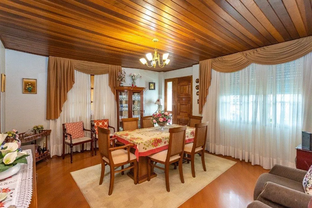Imagem Casa Condominio para Venda - 325m², 3 dormitórios, 3 vagas - Teresópolis