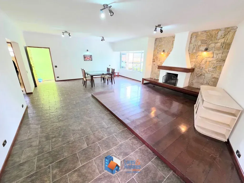 Imagem Casa para venda em Parque São Domingos com 3 quartos, sendo 3 suítes, 405m²