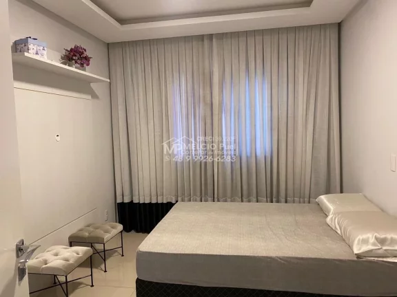 Imagem Vendo Apartamento em Meia Praia Itapema, Residencial La Lumiere, 200 Metros do Mar. Com 4 Suítes, 210m² de área privada. 3 elevadores, 2 garagens.