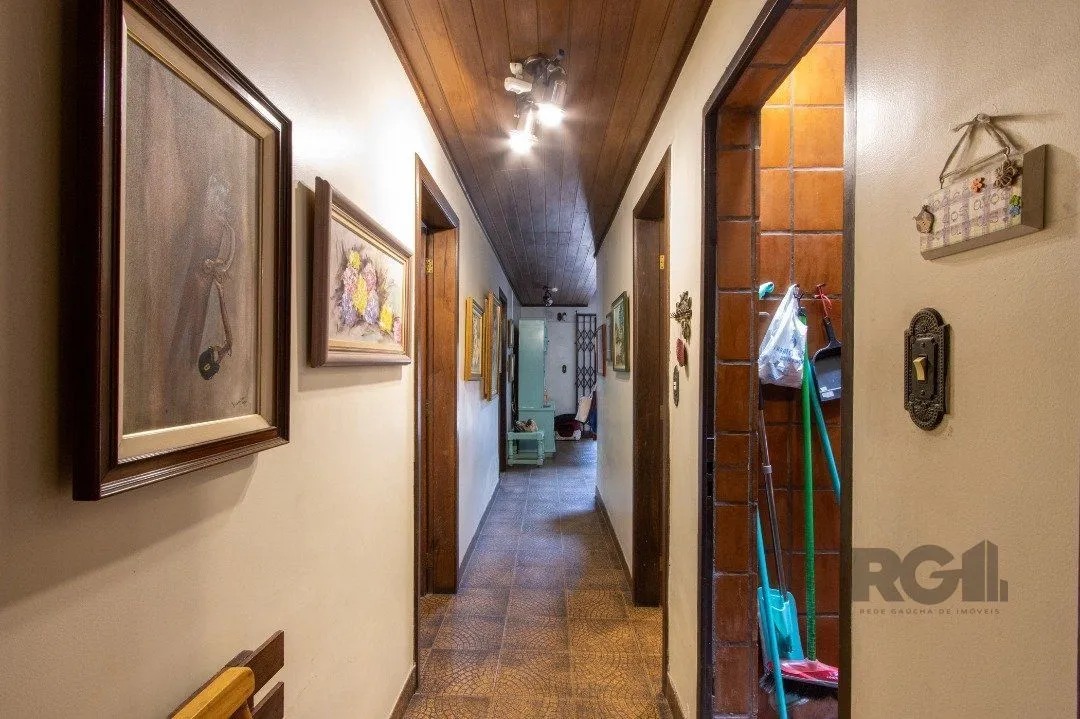 Imagem Casa para Venda - 500m², 4 dormitórios, sendo 1 suites, 4 vagas - Coronel Aparício Borges
