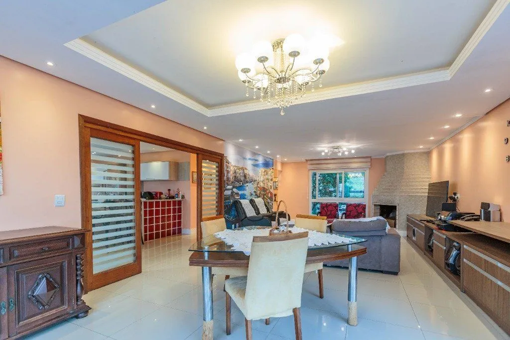 Imagem Casa de 498m², bairro Teresópolis