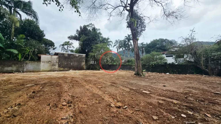 Imagem TERRENO EM BOIÇUCANGA 1300 METROS QUADRADOS, TODO MURADO,BEM LOCALIZADO,PERTO DE TODA ESTRUTURA DO BAIRRO.OPORTUNIDADE