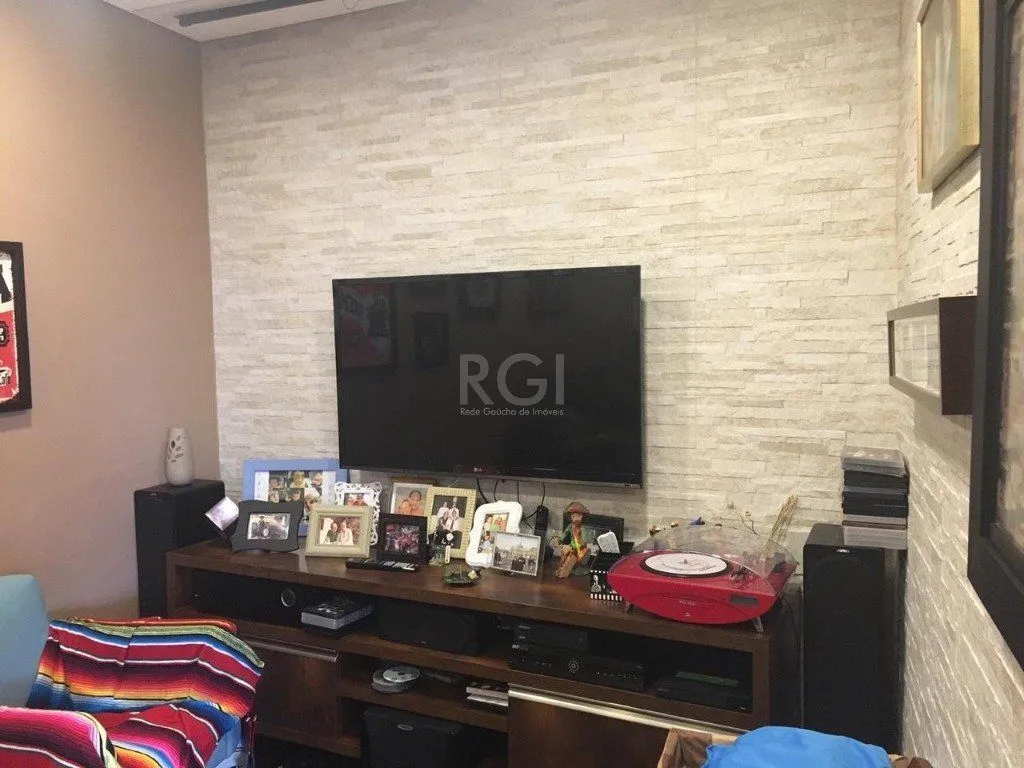 Imagem Casa para Venda - 230m², 3 dormitórios, sendo 3 suites, 3 vagas - Chácara das Pedras