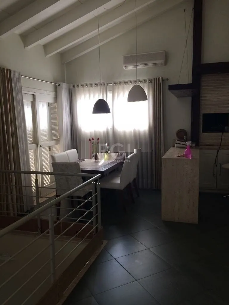 Imagem Cobertura para Venda - 248m², 3 dormitórios, sendo 1 suites, 2 vagas - Mont Serrat