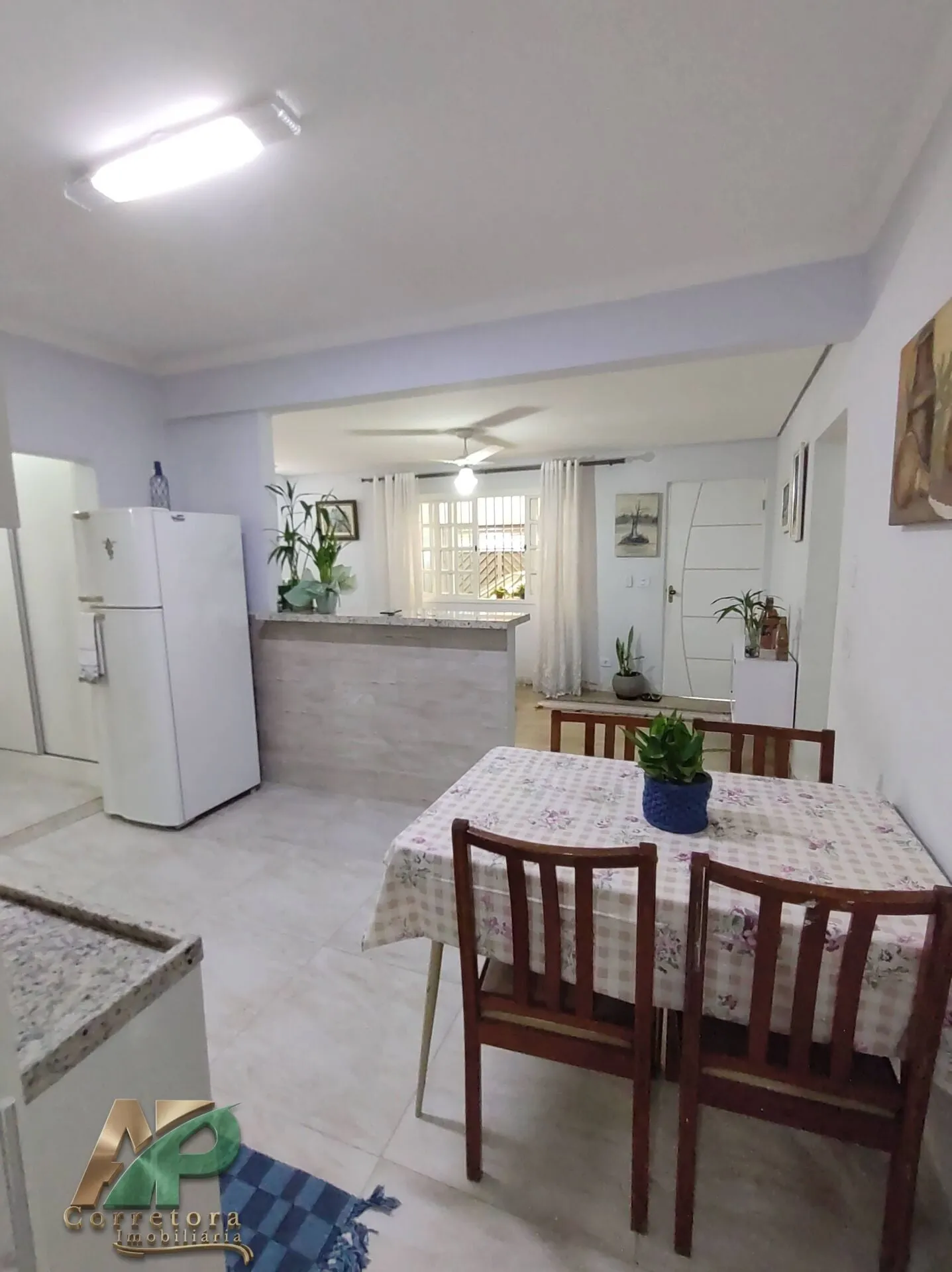 Imagem Casa à Venda em Taboão da Serra: 308m², 2 Vagas e Perto do Shopping