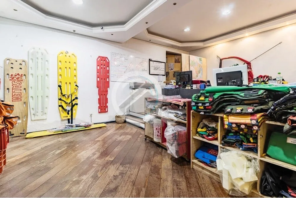 Imagem Excelente casa à venda. Propriedade ideal para sua residência e seu negócio comercial (oficina, p...